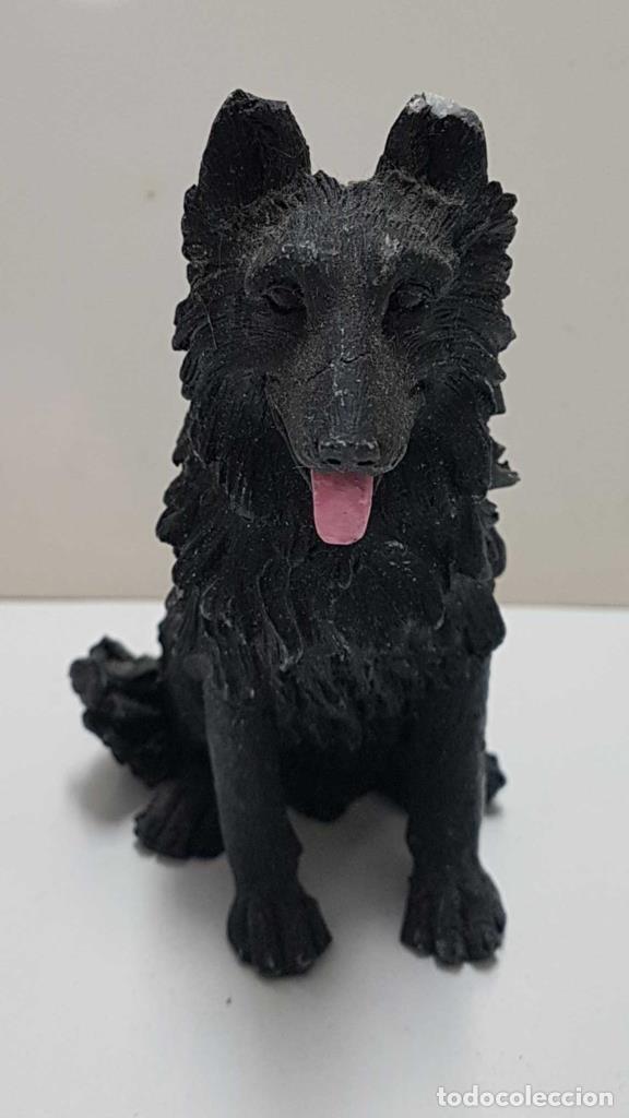 Coleccionismo de Revistas y Peri&oacute;dicos: Figura de perro resina: Pastor Alsaciano de 9x6 cm. - NULL