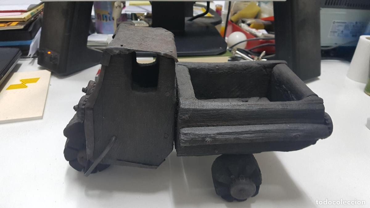 Collectionnisme de Revues et Journaux: Figura: Camion hecho artesanalmente por autor y fecha desconocidos - NULL