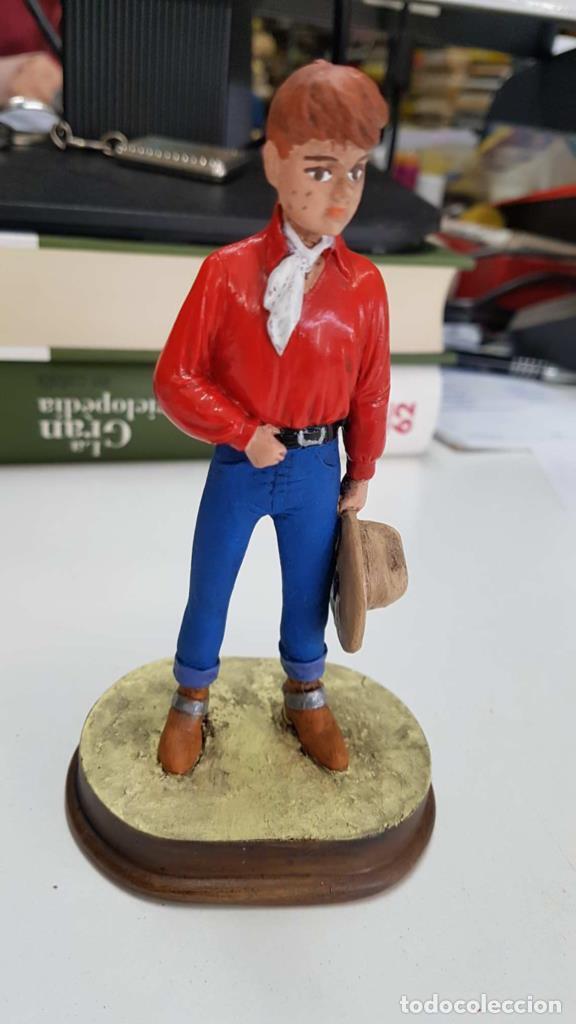 Collectionnisme de Revues et Journaux: Figura Resina Cuto - NULL