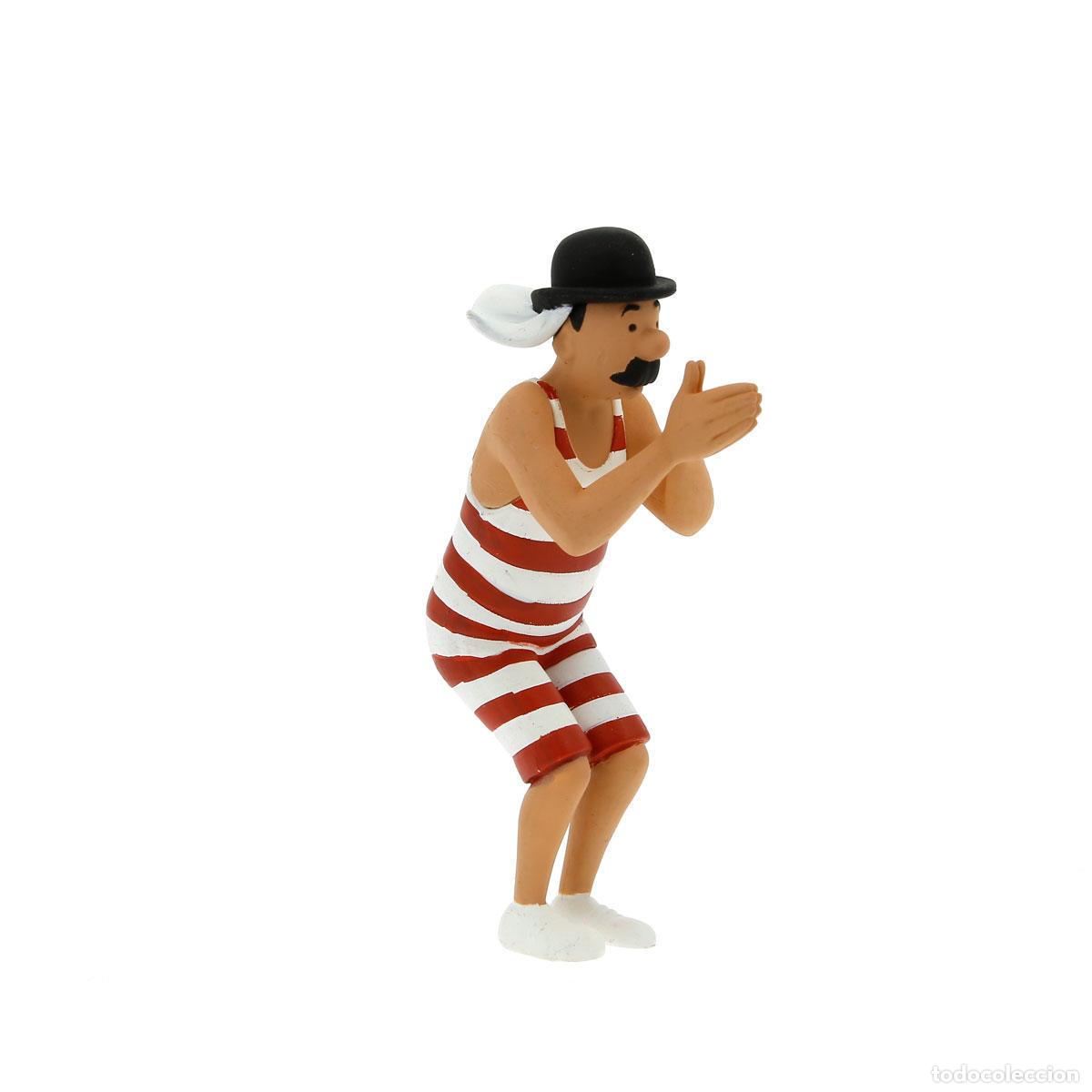 Coleccionismo de revistas y peri&oacute;dicos: Figura PVC Tintin: Dupont en ba&ntilde;ador - Figura grande 8,5 cm 2011 - Varios