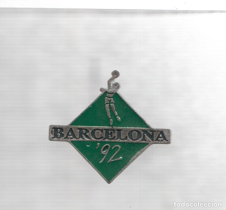 Sammeln von Zeitschriften und Zeitungen: Pins: Barcelona 92, logo Basket - Varios