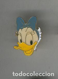 Collection Magazines and Newspapers: Pins metal: Daisy la novia del pato Donald - Varios