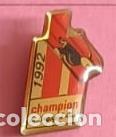 Coleccionismo de Revistas y Peri&oacute;dicos: Varios E00378: Pin Champion ou s'engage a found 1992 - Varios