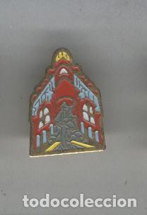 Collectionnisme de Revues et Journaux: Pins: Gaudi y Barcelona - Varios