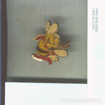 Coleccionismo de Revistas y Peri&oacute;dicos: Pins metal: serie La Abeja Maya - Varios