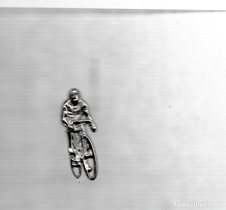 Collection Magazines and Newspapers: Pins: Ciclista - Varios