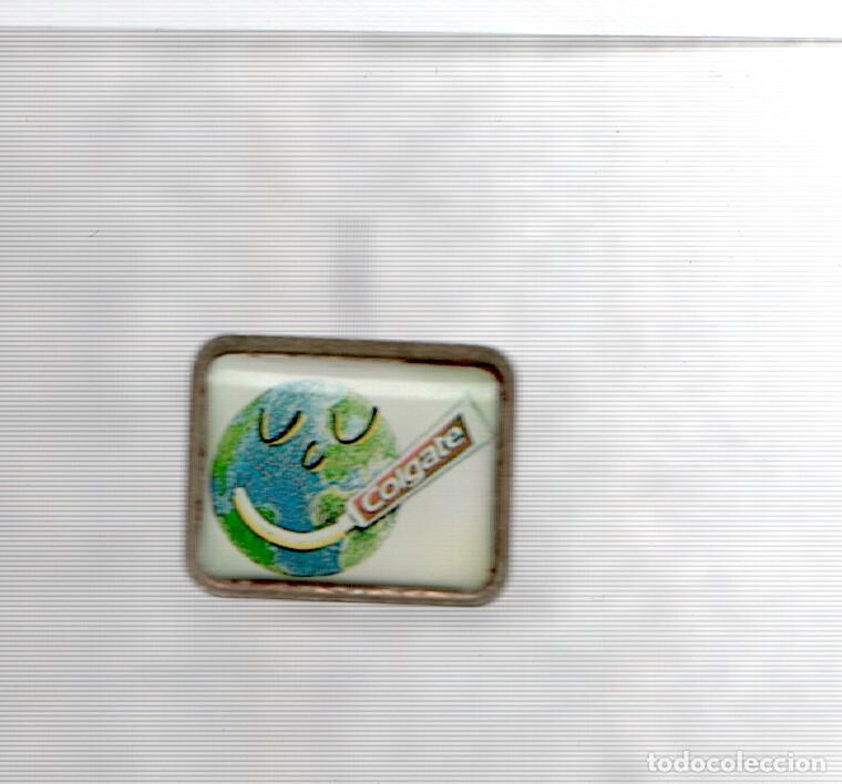 Collection Magazines and Newspapers: Pins: Pasta dentrifica Colgate - Varios