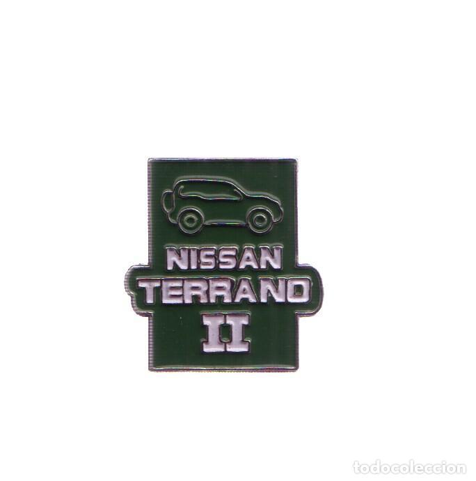 Coleccionismo de Revistas y Peri&oacute;dicos: PIN: NISSAN TERRANO II / 2