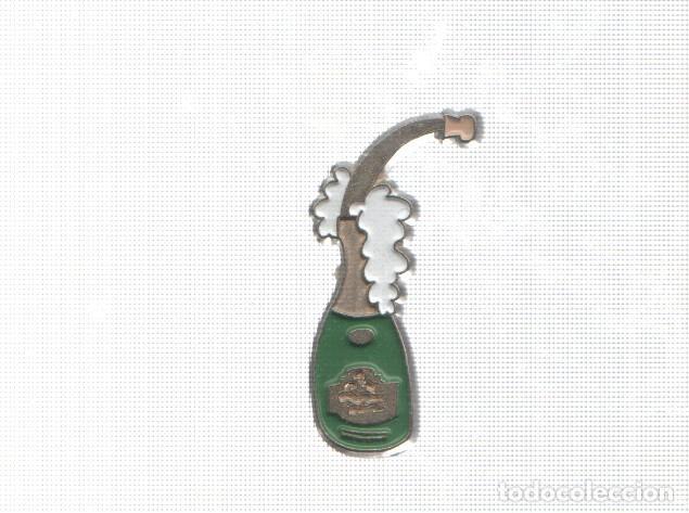 Collezionismo di Riviste e Giornali: Pins: Alt Penedes - Comarcas de Catalu&ntilde;a, Coleccionable Catalu&ntilde;a Moderna - El Pais