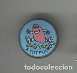 Collection Magazines and Newspapers: Pins: A Tot pulmo - Varios