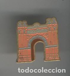 Collection Magazines and Newspapers: Pins: Arco del Triunfo de Barcelona - Varios