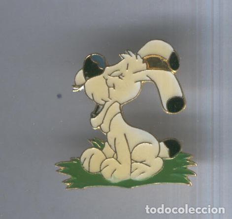 Collection Magazines and Newspapers: Pins metal: Idefix de la serie Asterix - Varios