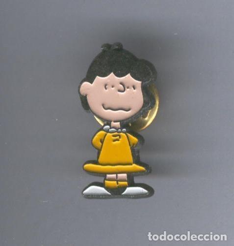 Collection Magazines and Newspapers: Pins metal: Lucy de la serie Carlitos y Snoopy - Varios
