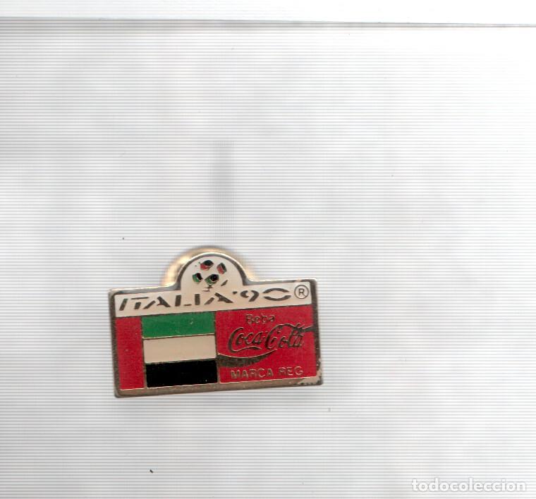 Colecionismo de Revistas e Jornais: Pins: Cocacola italia 90 - Varios