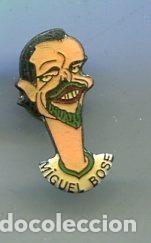 Colecionismo de Revistas e Jornais: Pins metal: Miguel Bose - Varios