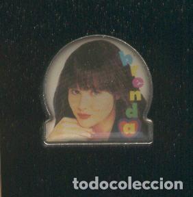 Collection Magazines and Newspapers: Pins metal: Brenda - Varios