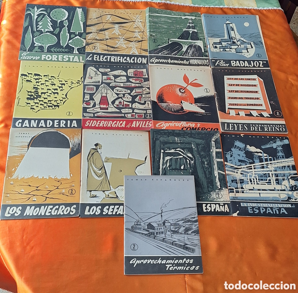 Coleccionismo de Revistas y Peri&oacute;dicos: Lote de 13 Revistas Temas Espa&ntilde;oles - A&ntilde;os 50 -