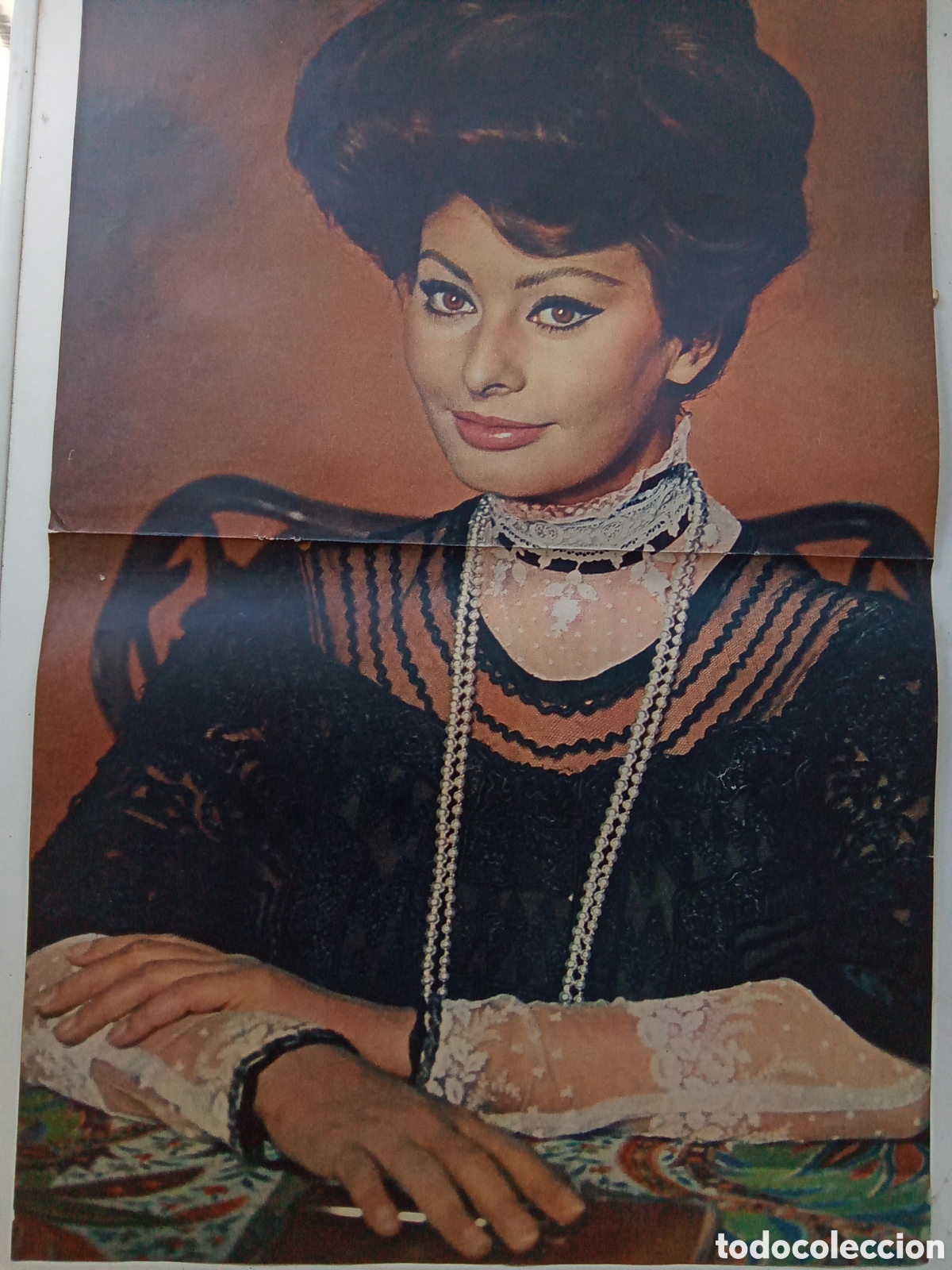 Coleccionismo de Revistas y Peri&oacute;dicos: .SOPHIA LOREN .- P&Oacute;STER REVISTA TRIUNFO . DOBLE P&Aacute;GINA (33X52). A&Ntilde;OS 60