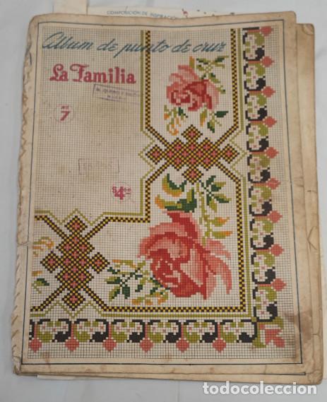 Coleccionismo de Revistas y Peri&oacute;dicos: ALBUM DE PUNTO DE CRUZ LA FAMILIA, CUADERNOS DE LABORES