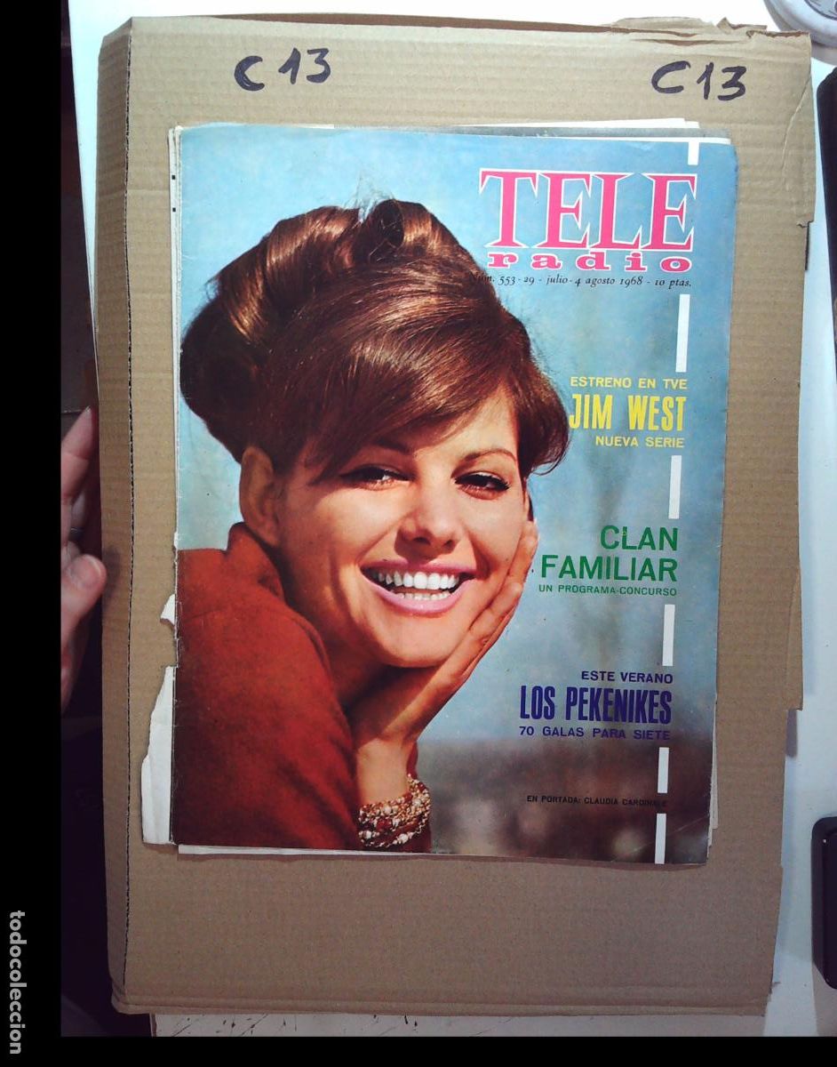 Coleccionismo de Revistas y Peri&oacute;dicos: RECORTE PORTADA CLAUDIA CARDINALE