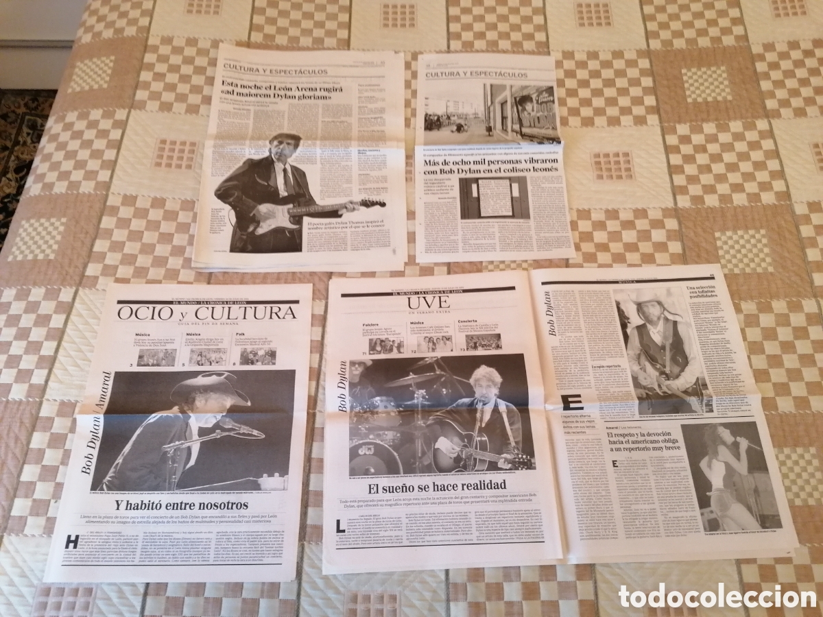 Coleccionismo de revistas y peri&oacute;dicos: P&aacute;ginas Peri&oacute;dicos Concierto Bob Dylan En Le&oacute;n, Espa&ntilde;a, Julio 2004
