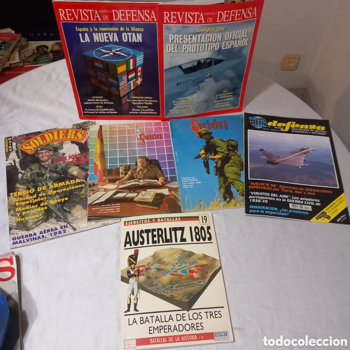 Collezionismo di Riviste e Giornali: LOTE REVISTAS y LIBRO MILITARES(a&ntilde;os 80 y 90)