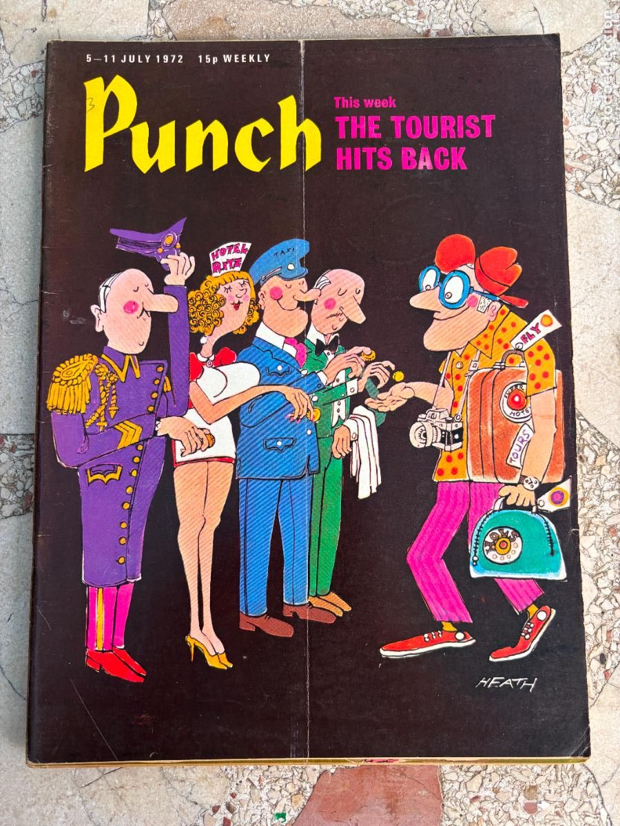 Sammeln von Zeitschriften und Zeitungen: PUNCH. 5-11 JULY 1972. THE TOURIST HITS BACK.
