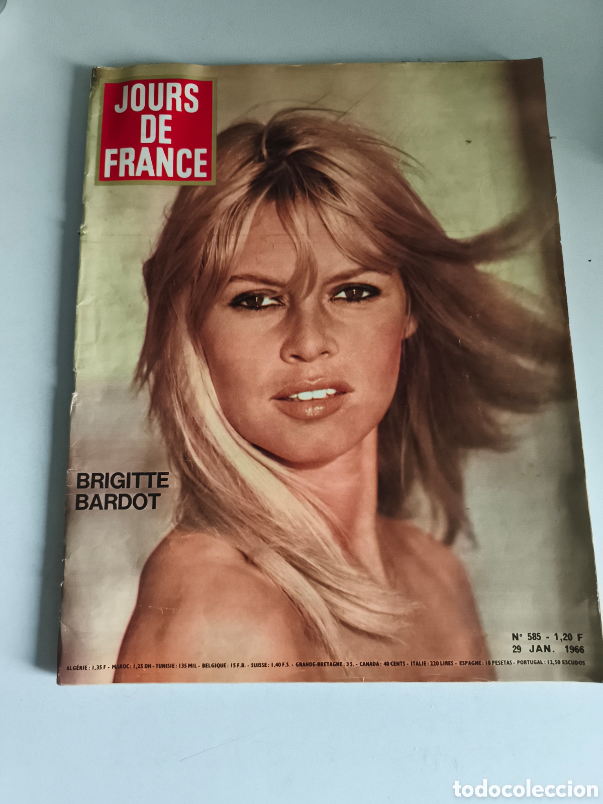 Coleccionismo de Revistas y Peri&oacute;dicos: Antigua revista Francesa Jours de france portada e interior Brigitte Bardot 1966