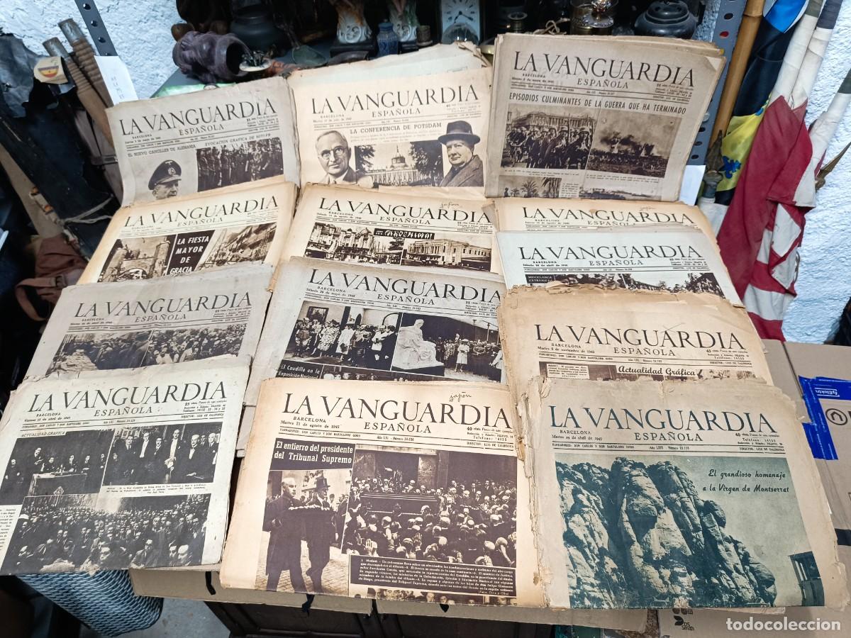 Coleccionismo de Revistas y Peri&oacute;dicos: LOTE DE 13 ANTIGUOS DIARIOS LA VANGUARDIA, 12 DE 1945 Y 1 DE 1947, SEGUNDA GUERRA MUNDIAL -P14