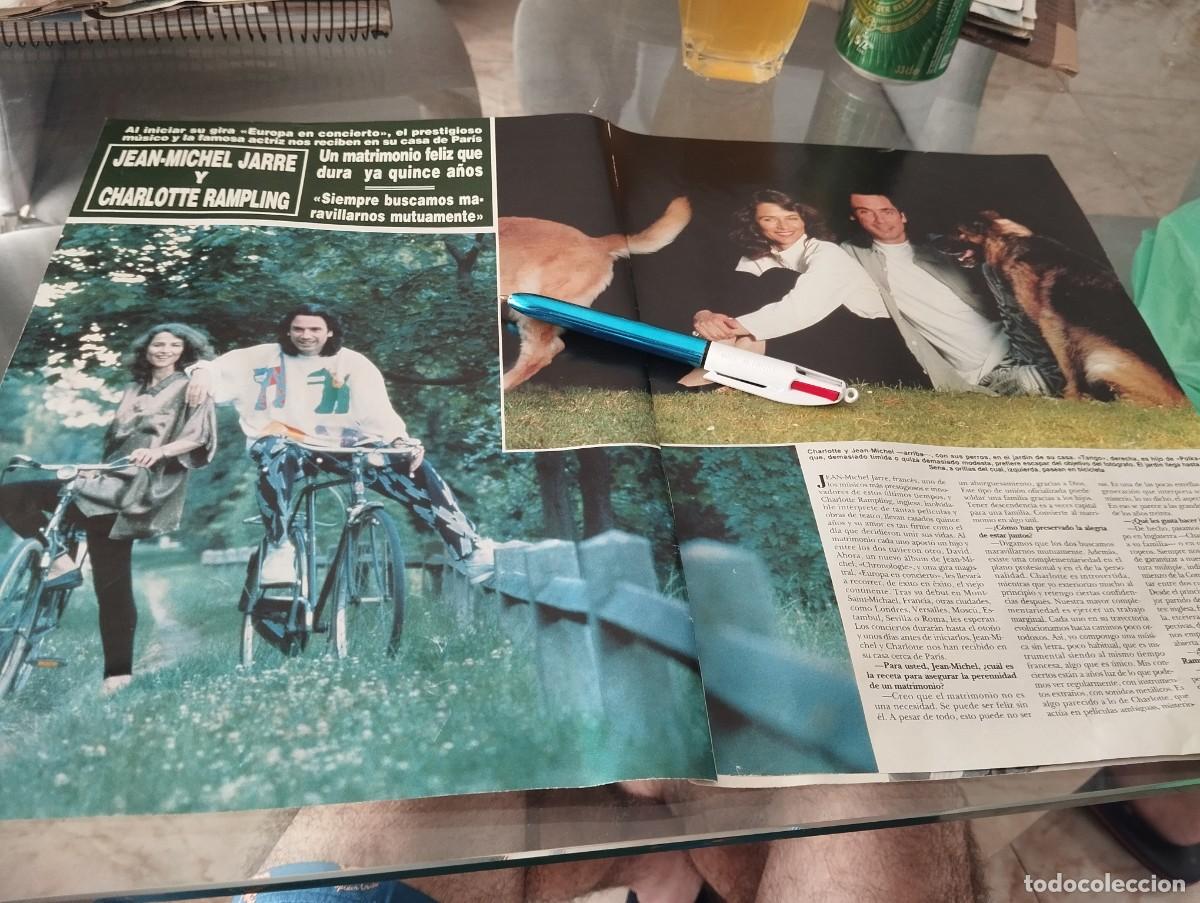 Coleccionismo de revistas y peri&oacute;dicos: JEAN MICHEL JARRE Y CHARLOTTE RAMPLING RECORTE REVISTA 4 P&Aacute;GINAS 1993