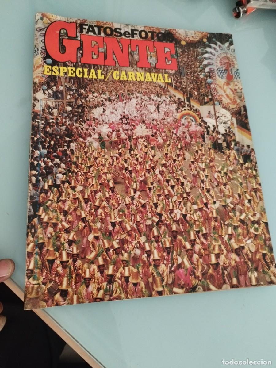 Coleccionismo de revistas y peri&oacute;dicos: Revista Brasile&ntilde;a Fatos & Fotos Carnaval&rdquo; de marzo de 1976. Publicidad Marlboro cowboy.