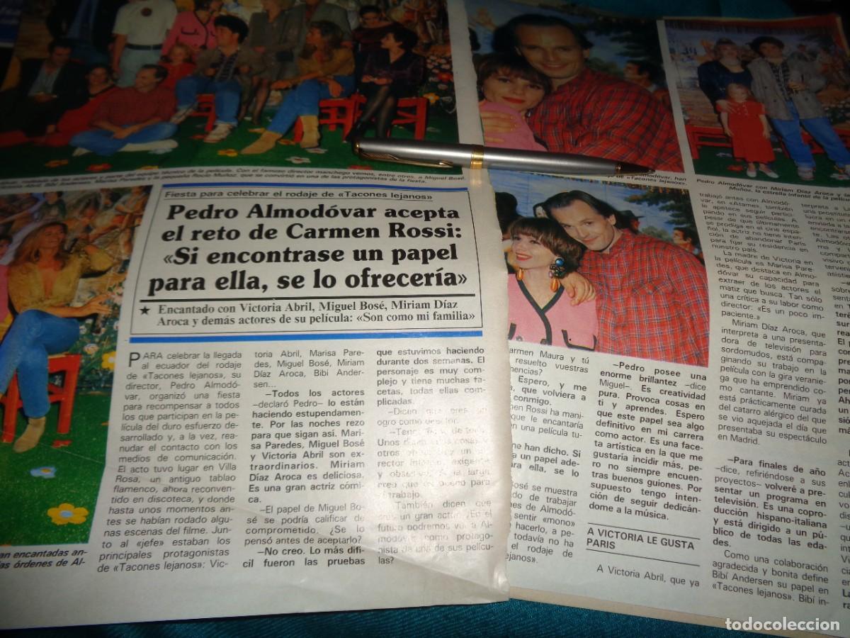Coleccionismo de revistas y peri&oacute;dicos: RECORTE : PEDRO ALMODOVAR CON MIGUEL BOSE, BIBI ANDERSEN.... SEMANA, JUNIO 1991