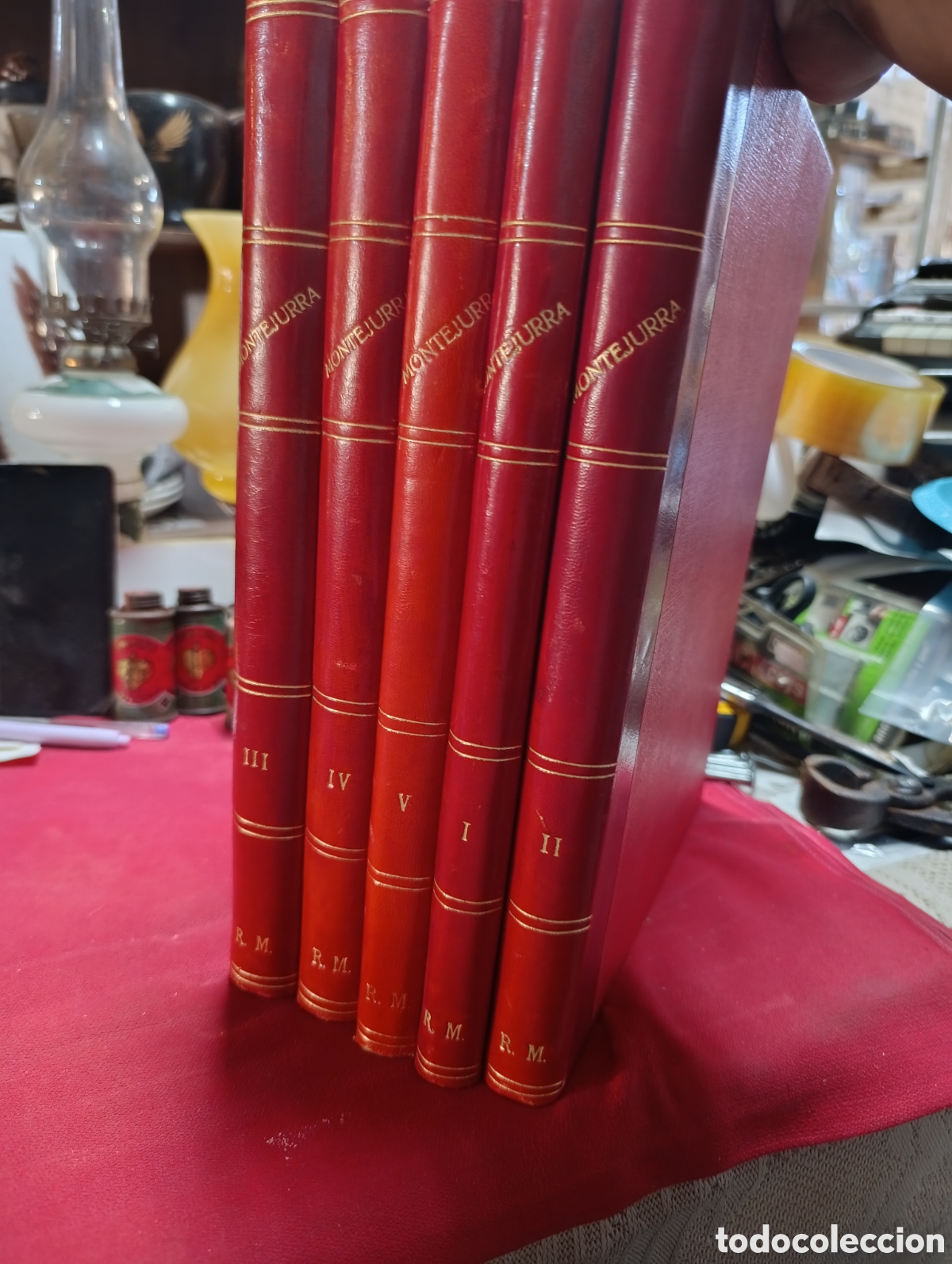 Coleccionismo de revistas y peri&oacute;dicos: Revista montejurra 5 tomos.