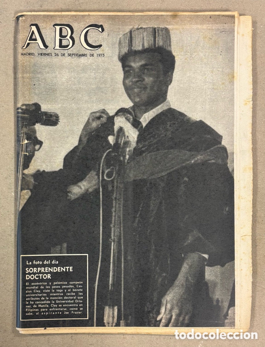 Coleccionismo de revistas y peri&oacute;dicos: ABC (26 DE SEPTIEMBRE DE 1975). MOHAMMED ALI EN MANILA PARA EL COMBATE CONTRA JOE FRAZIER,..