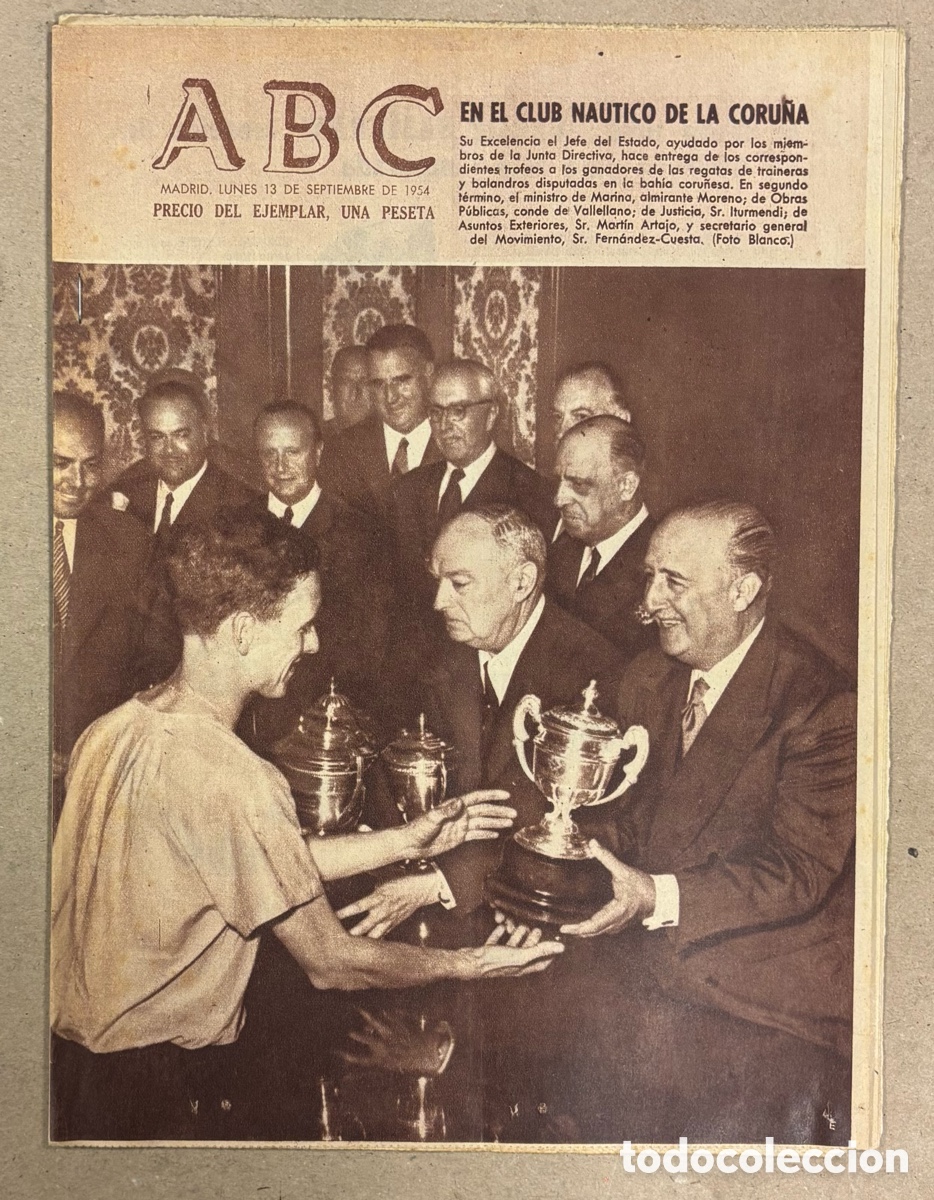 Coleccionismo de revistas y peri&oacute;dicos: ABC (13 DE SEPTIEMBRE DE 1954). FRANCI ENTREGA PREMIOS TRAINERAS CLUB N&Aacute;UTICO DE LA CORU&Ntilde;A