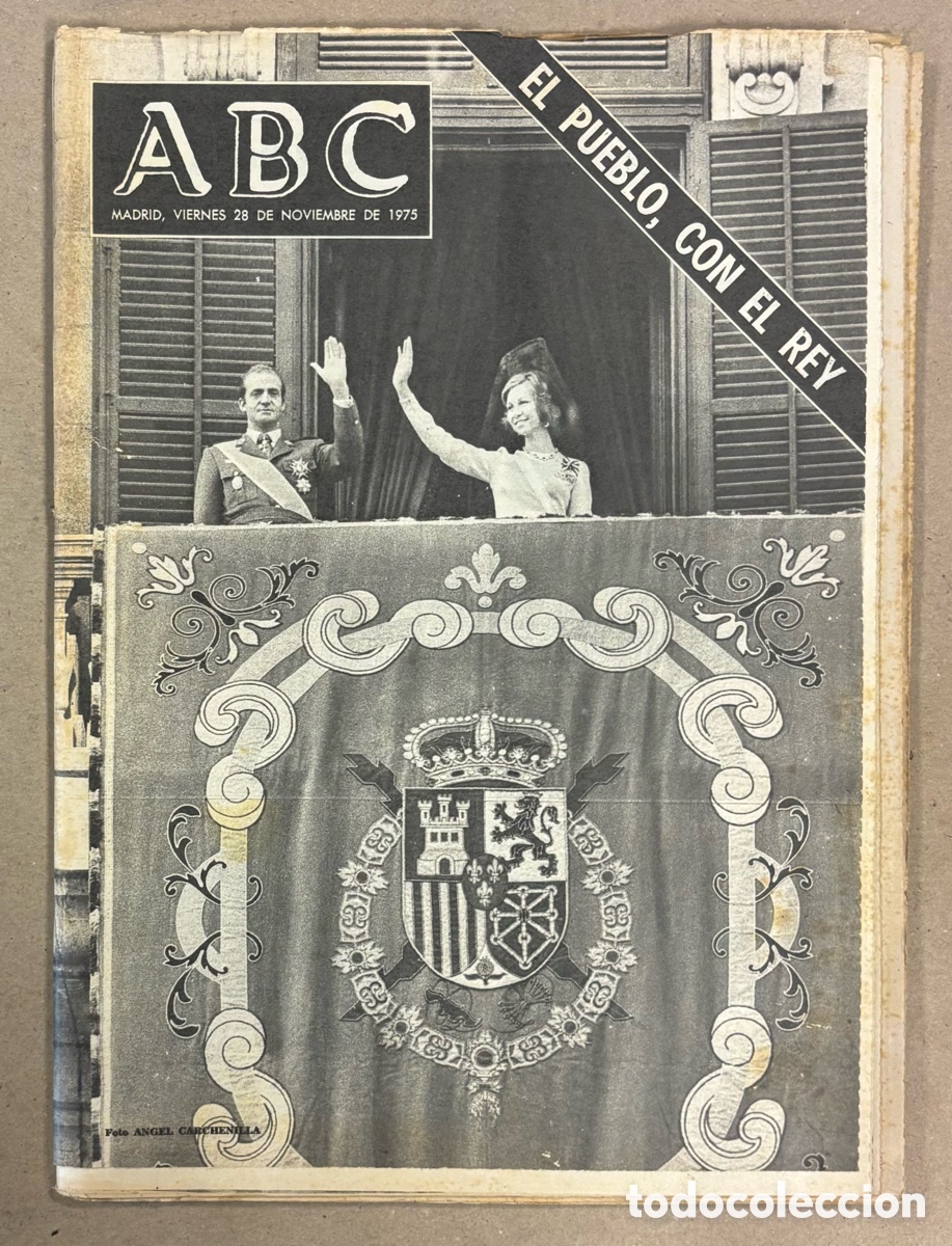 Coleccionismo de revistas y peri&oacute;dicos: ABC (28 DE NOVIEMBRE DE 1975). EL PUEBLO CON EL REY JUAN CARLOS,&hellip;