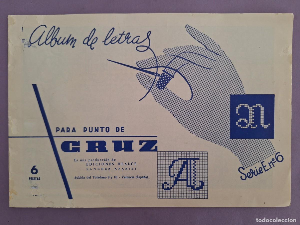 Coleccionismo de revistas y peri&oacute;dicos: REVISTA LABORES ALBUM DE LETRAS PARA PUNTO DE CRUZ SERIE E N&ordm; 6 EDICIONES REALCE VALENCIA 1960