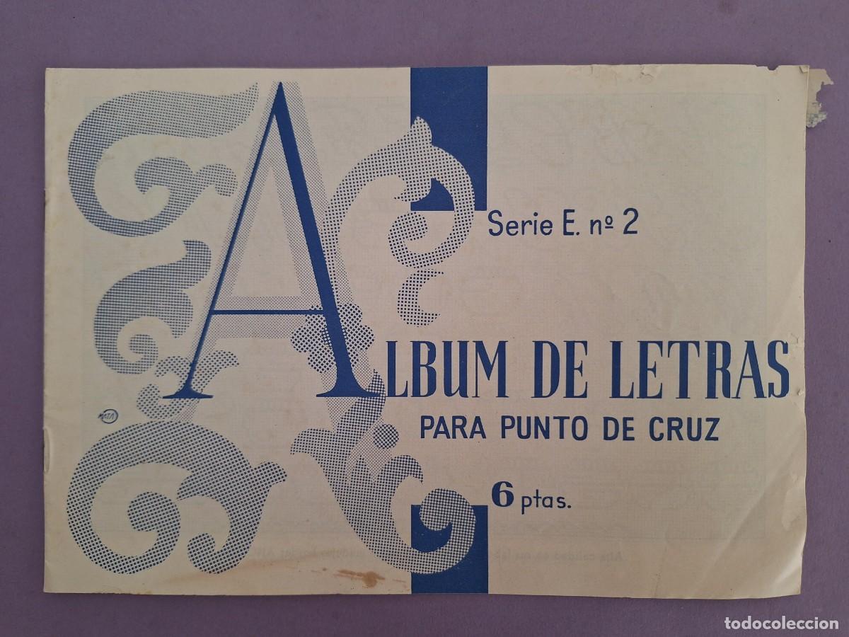 Coleccionismo de revistas y peri&oacute;dicos: REVISTA LABORES ALBUM DE LETRAS PARA PUNTO DE CRUZ SERIE E N&ordm; 2 EDICIONES REALCE VALENCIA 1961