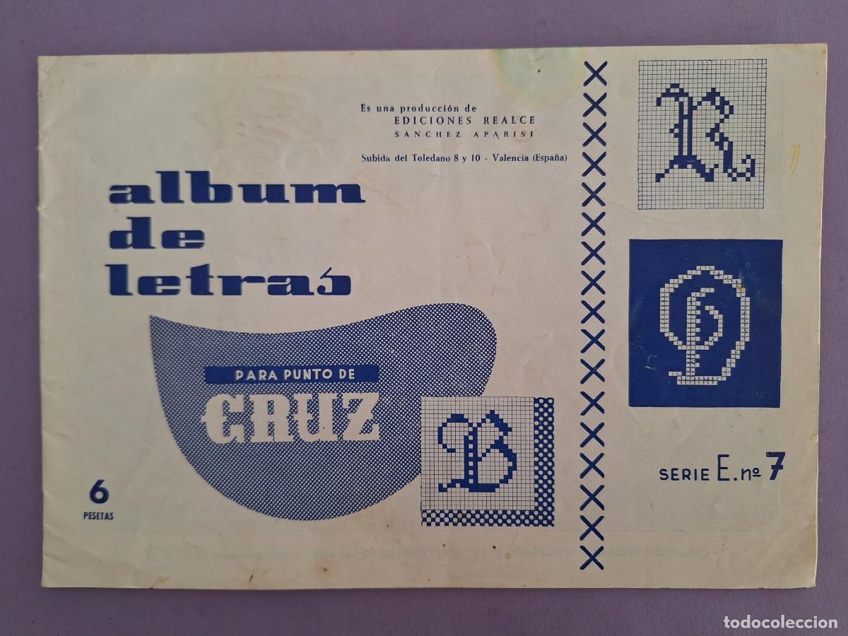 Coleccionismo de revistas y peri&oacute;dicos: REVISTA LABORES ALBUM DE LETRAS PARA PUNTO DE CRUZ SERIE E N&ordm; 7 EDICIONES REALCE VALENCIA 1960