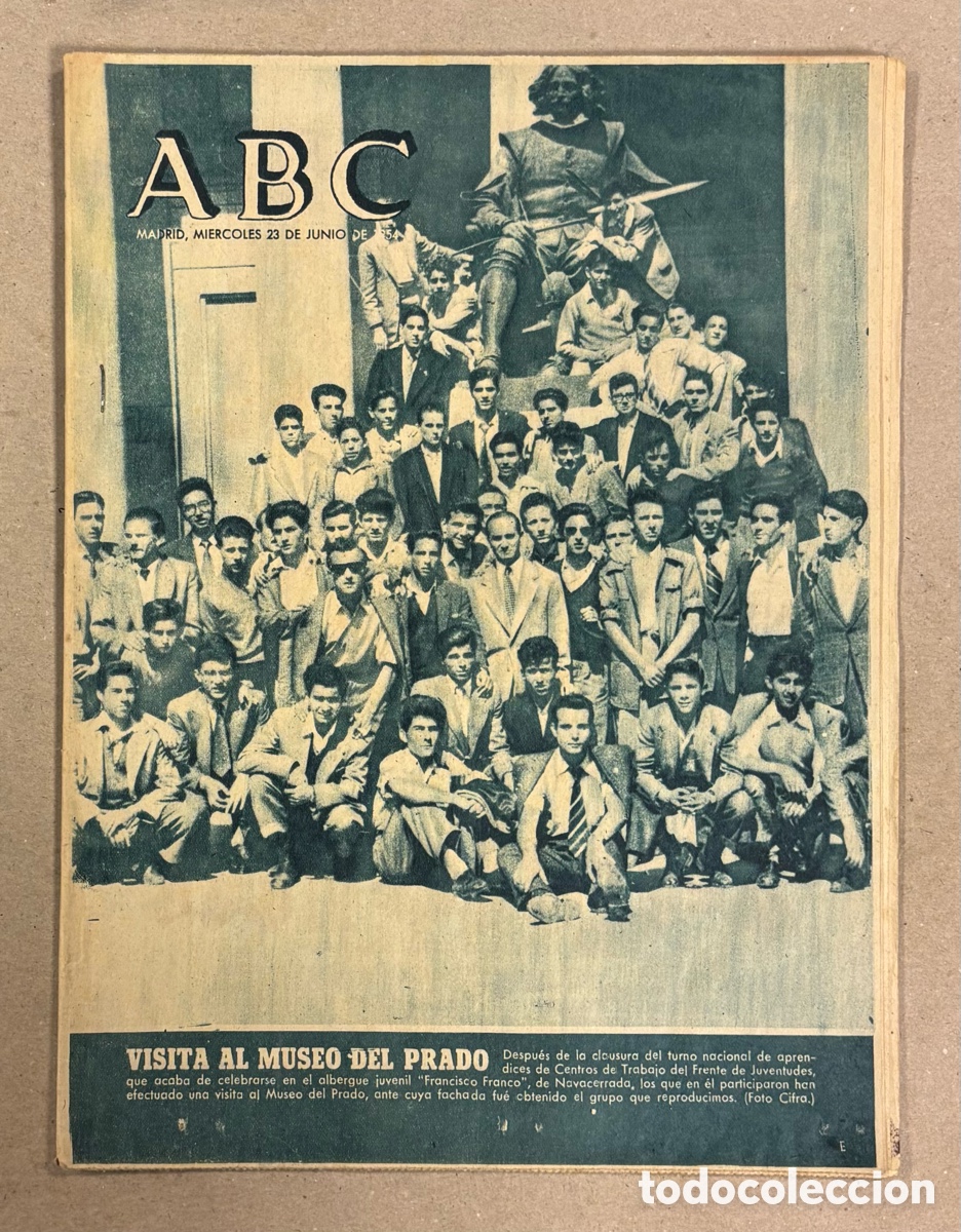 Coleccionismo de revistas y peri&oacute;dicos: ABC (23 DEJUNIO DE 1954). VISITA AL MUSEO DEL PRADO APRENDICES DEL FRENTE DE JUVENTUDES,&hellip;