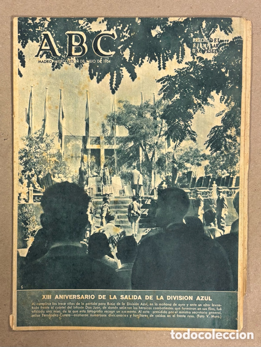Coleccionismo de revistas y peri&oacute;dicos: ABC (14 DE JULIO DE 1954). XIII ANIVERSARIO DE LA SALIDA DE LA DIVISI&Oacute;N AZUL,&hellip;