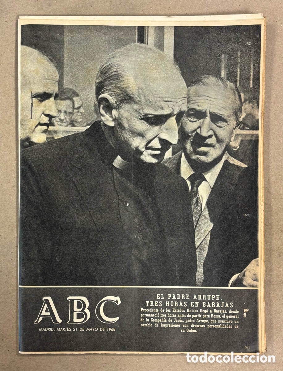 Coleccionismo de revistas y peri&oacute;dicos: ABC (21 DE MAYO DE 1968). EL PADRE ARRUPE TRES HORAS EN BARAJAS,&hellip;