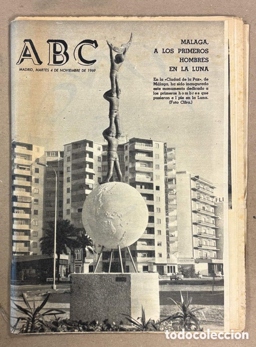 Coleccionismo de revistas y peri&oacute;dicos: ABC (4 DE NOVIEMBRE DE 1969). INAUGURADO EN M&Aacute;LAGA MONUMENTO PRIMEROS HOMBRES EN LA LUNA,&hellip;