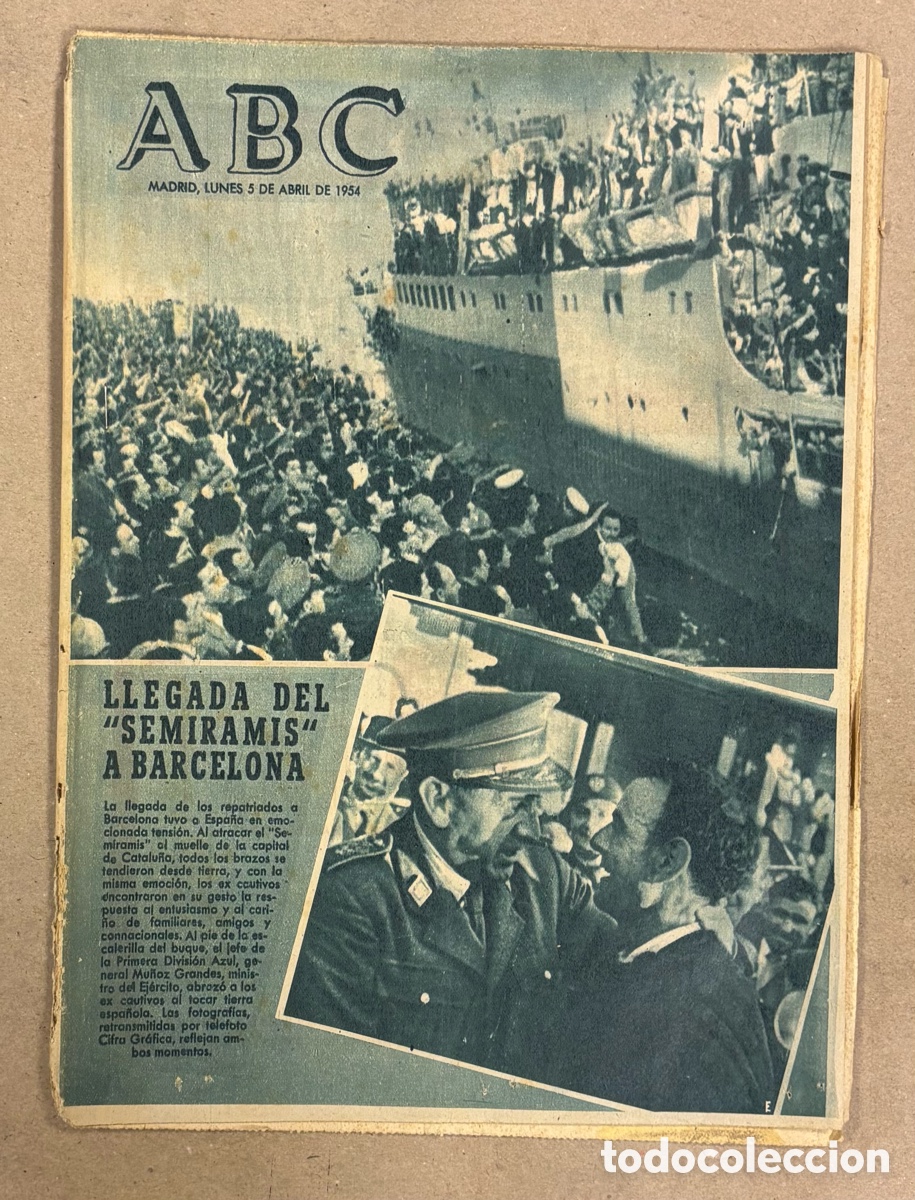 Coleccionismo de revistas y peri&oacute;dicos: ABC (5 DE ABRIL DE 1954). LLEGADA DE REPATRIADOS EN BUQUE SEMIRAMIS A BARCELONA,&hellip;