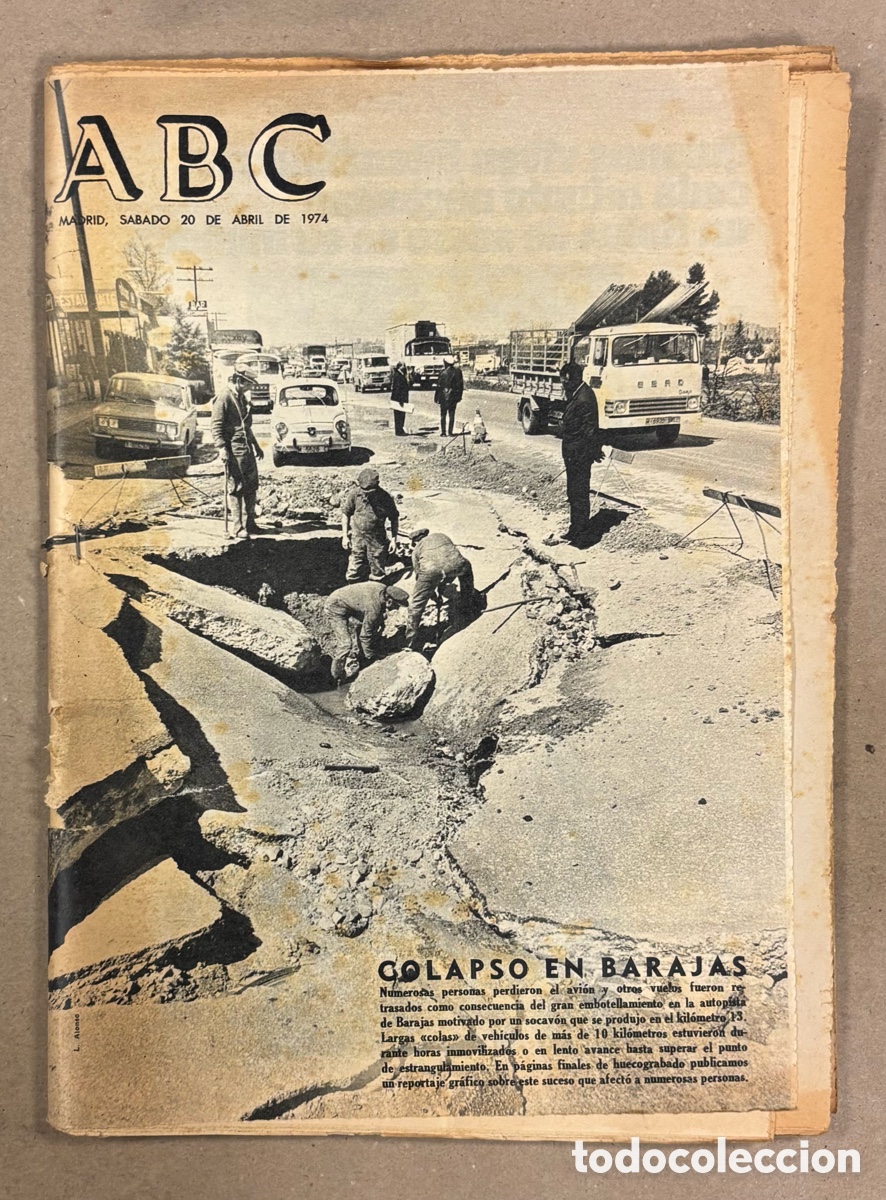 Coleccionismo de revistas y peri&oacute;dicos: ABC (20 DE ABRIL DE 1974). COLAPSO EN BARAJAS,&hellip;