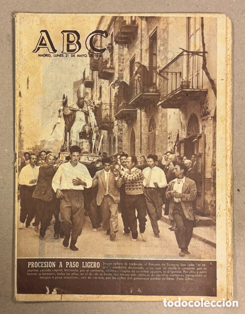 Coleccionismo de revistas y peri&oacute;dicos: ABC (21 DE MAYO DE 1956). PROCESI&Oacute;N DE SAN LE&Oacute;N EN SINAGRA, VICTORIA ESPA&Ntilde;OL FRENTE AL BARCELONA