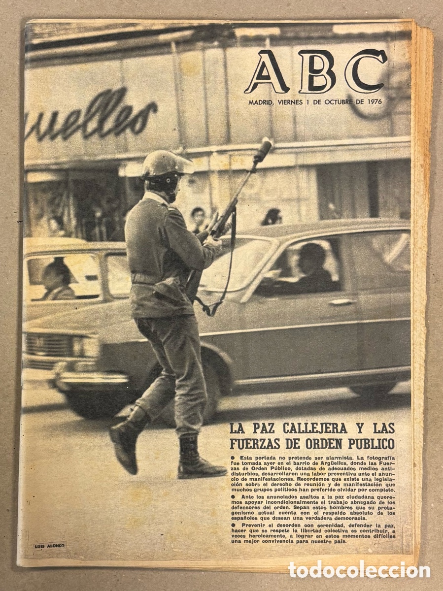 Coleccionismo de revistas y peri&oacute;dicos: ABC (1 DE OCTUBRE DE 1976). LA PAZ CALLEJERA Y LAS FUERZAS DE ORDEN P&Uacute;BLICO,&hellip;