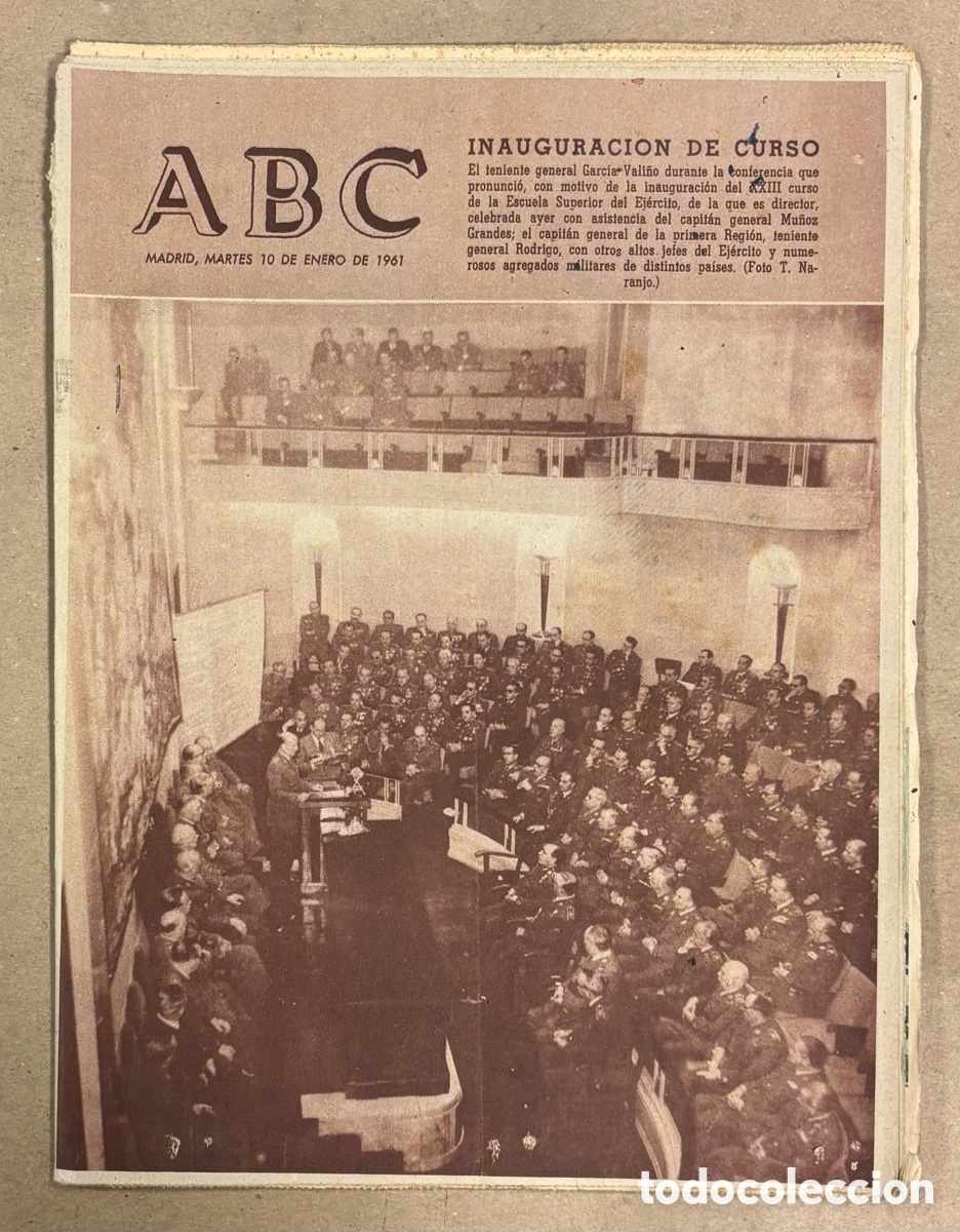 Coleccionismo de revistas y peri&oacute;dicos: ABC (10 DE ENERO DE 1961). INAUGURACI&Oacute;N DE CURSO DE LA ESCUELA SUPERIOR DEL EJ&Eacute;RCITO, CAT&Aacute;STROFE FER