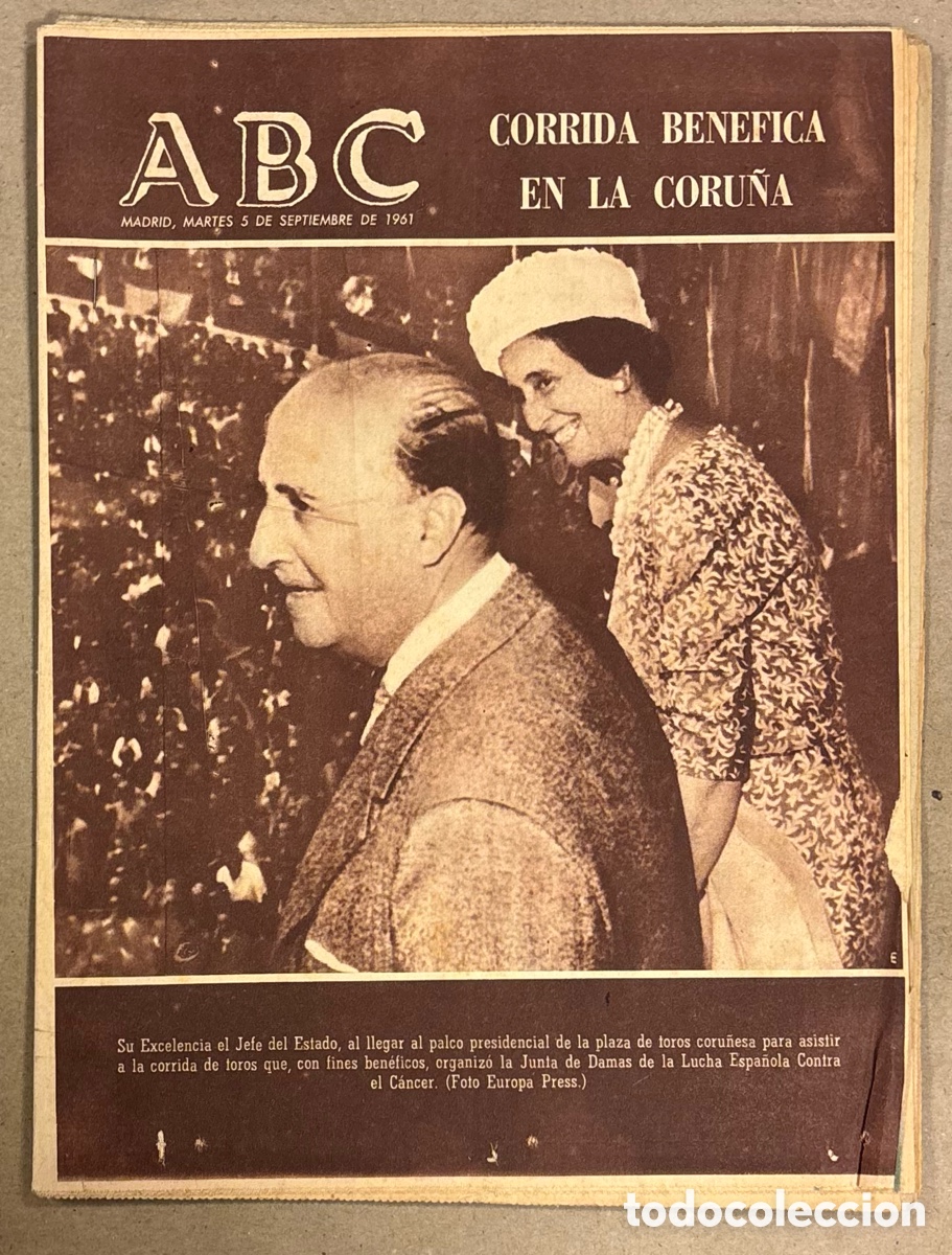 Coleccionismo de revistas y peri&oacute;dicos: ABC (5 SEPTIEMBRE 1961). FRANCO EN CORRIDA BEN&Eacute;FICA EN LA CORU&Ntilde;A, MONTSERRAT TRESSERRAS CRUZA