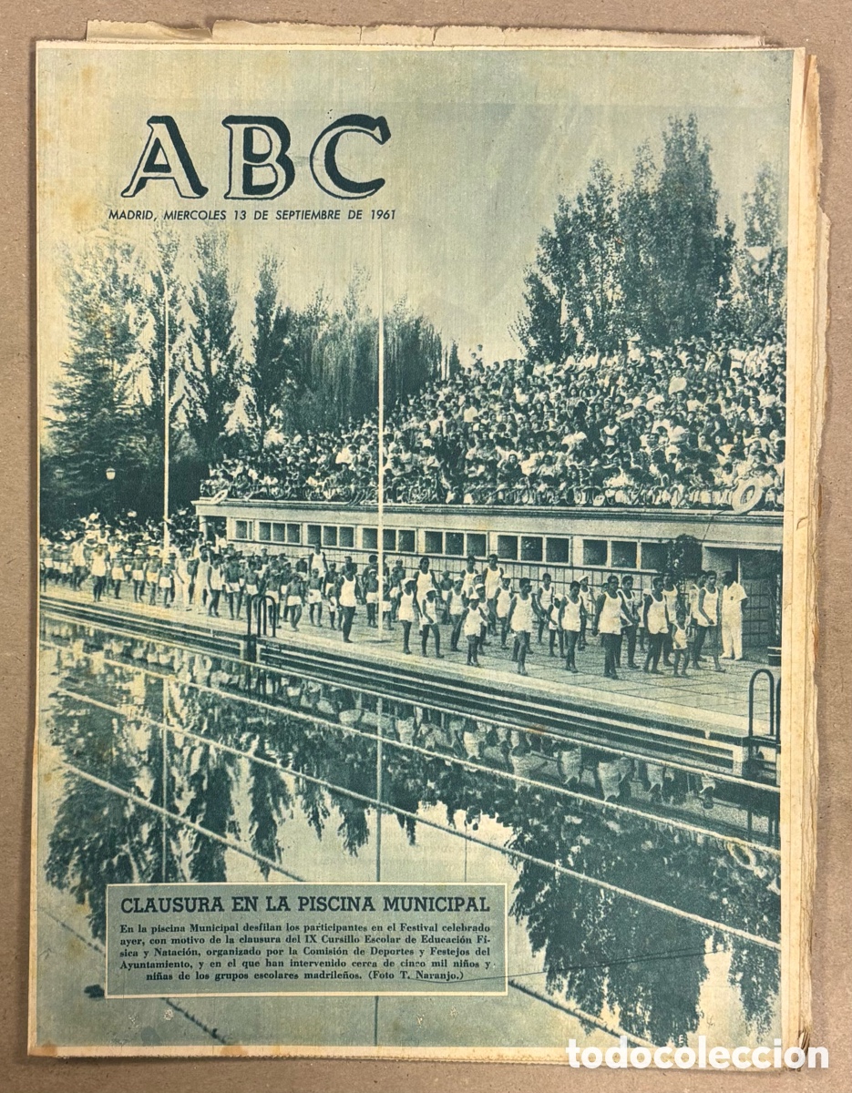 Coleccionismo de revistas y peri&oacute;dicos: ABC (13 SEPTIEMBRE 1961). FESTIVAL CLAUSURA CURSILLO ESCOLAR EDUCACI&Oacute;N F&Iacute;SICA EN PISCINA MUNICIPAL